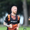 Mark Connolly signs for Dunfermline