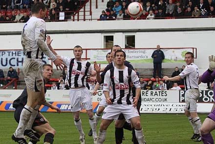 Martin Hardie scores 1-1 Martin Hardie scores 1-1