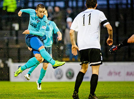 Ryan Wallace fires in Dunfermline`s third Ryan Wallace fires in Dunfermline`s third
