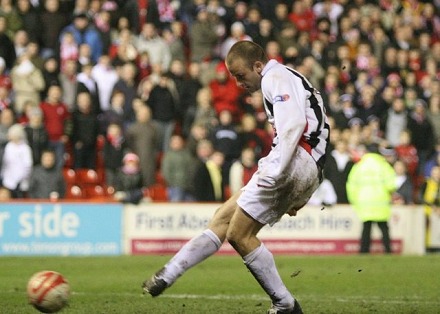 Graham Bayne seals Aberdeen's fate Graham Bayne seals Aberdeen's fate