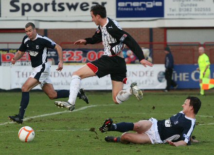 Steven McDougall v Dundee Steven McDougall v Dundee