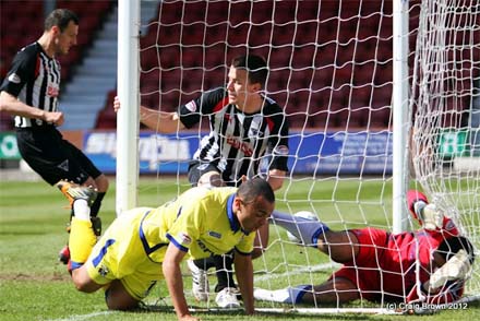 Paul Willis scores v Kilmarnock Paul Willis scores v Kilmarnock