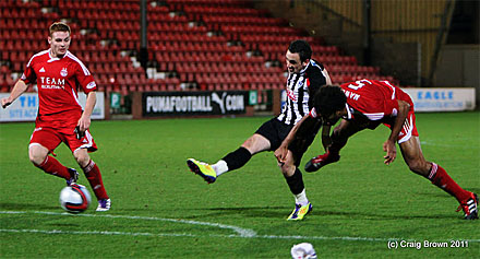 David Graham scores v Aberdeen