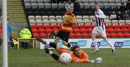 Rory Loy comes close v Thistle 14/02/09 Rory Loy comes close v Thistle 14/02/09