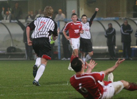 Gibson celebrates goal v Ross County Gibson celebrates goal v Ross County