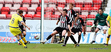 Liam Kelly scores for Kilmarnock Liam Kelly scores for Kilmarnock