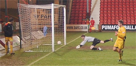 Williamson makes it 3-2 Williamson makes it 3-2